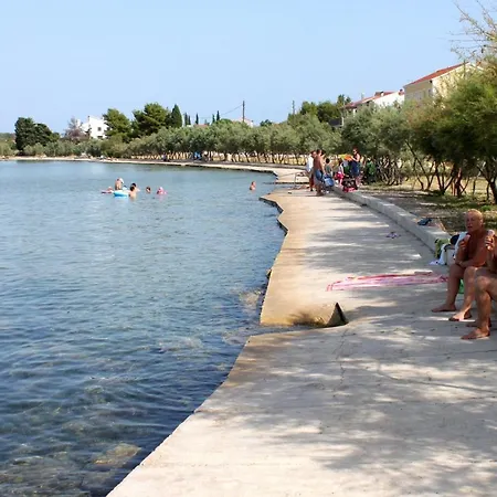 דירה Mrljane 8498b *