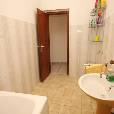 דירה Mrljane 8498b Mali Pašman